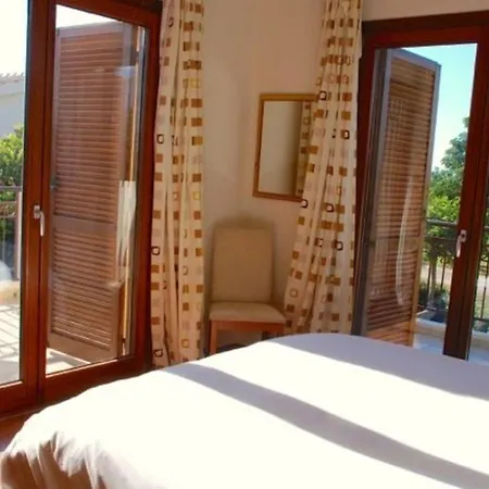 别墅 “the Ultimate Guide To Renting This Luxury Villa″ - Cardia 库克里亚