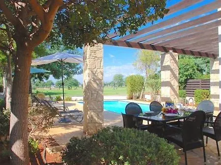 “the Ultimate Guide To Renting This Luxury Villa″ - Cardia 别墅